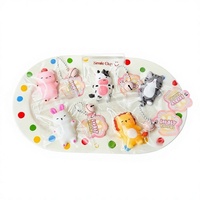 Mini porte-clés en plastique mignon pour animaux de compagnie, jouet anti-stress souple, lot de 24 pièces, boîte colorée assortie, gadget de décompression