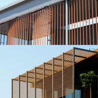 Système de persiennes architecturales motorisées en aluminium avec lames profilées pour la façade des bâtiments, protection solaire et ventilation