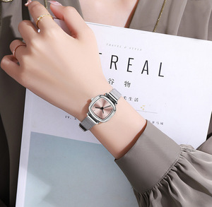 <span class=keywords><strong>Montre</strong></span> de luxe pour femme <span class=keywords><strong>Citizen</strong></span> avec cadran rectangulaire, mouvement à <span class=keywords><strong>quartz</strong></span>, bracelet en alliage et boucle magnétique - Product Image 4