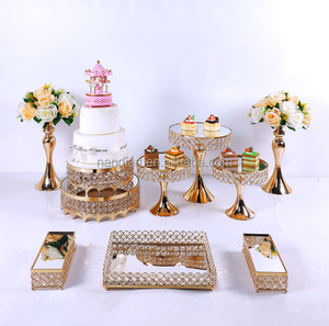 Ensemble <span class=keywords><strong>de</strong></span> plateaux à bonbons en or faits à la main, support à gâteaux, présentoir à desserts en métal pour la décoration <span class=keywords><strong>de</strong></span> <span class=keywords><strong>mariage</strong></span>, fête, usage domestique, hôtel, offre promotionnelle - Product Image 5