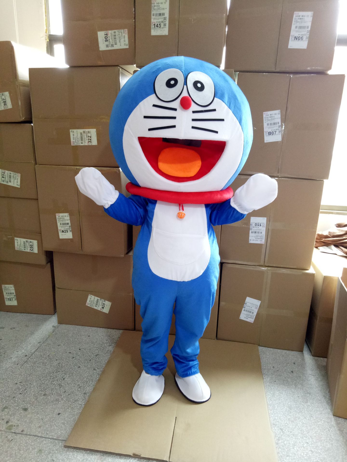 Gato robot cabezón (de unos 70 cm de diámetro)