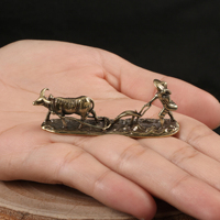 Figurine en laiton antique, paysan labourant avec un bœuf, sculpture de bétail, ornement miniature fait main, décoration de bureau, collection, cadeau