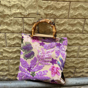 Bolsos de mano con bordado de lentejuelas de vacaciones, bolsos de playa bohemios de verano de nuevo estilo para mujer con asa de bambú, <span class=keywords><strong>Bolso</strong></span> de vacaciones de lino para mujer - Product Image 2