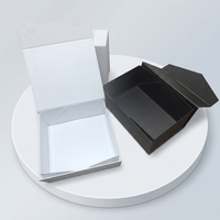Boîte cadeau de luxe en papier noir recyclé avec logo personnalisé artisanal, couvercle magnétique et plateau d'insertion polyvalent