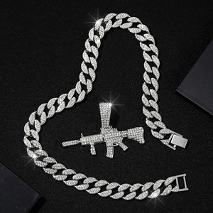 وصول جديد M4A1 رشاش قلادة للرجال الهيب هوب بلينغ مثلج نمط مع ميامي سلسلة كوبية مطلية بالذهب - Product Image 4