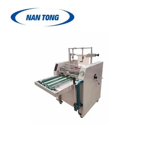 Machine à découper et à plastifier le papier semi-automatique Nantou, largeur 680 mm, capacité 80-450 g/m², emballage en boîte en bois - Product Image 3