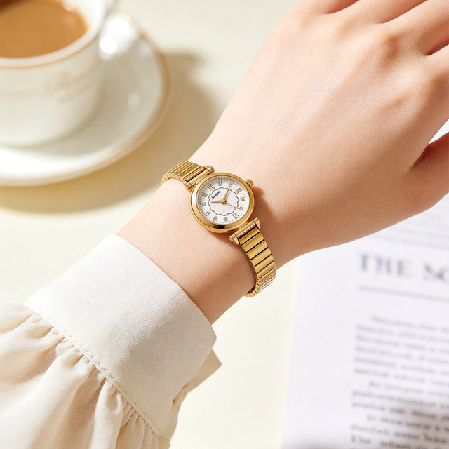 Luxury Golden Mesh Strap Women Dress Watch Vintage Scalloped Flower Dial Rhinestone Hour Marker Elegant Female Quartz Timepiece