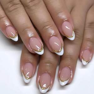 Prensa de Punta francesa blanca en las <span class=keywords><strong>uñas</strong></span> Almendras cortas 3D Remolino <span class=keywords><strong>dorado</strong></span> <span class=keywords><strong>Rosa</strong></span> claro Cubierta completa <span class=keywords><strong>Palo</strong></span> artificial brillante en las <span class=keywords><strong>uñas</strong></span> para mujeres 24 piezas - Product Image 1