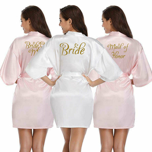 Robes de luxe en soie, Kimono en soie satinée, <span class=keywords><strong>Robe</strong></span> longue en satin rose personnalisée avec bordure en dentelle - Product Image 2