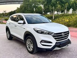 Hyundai <span class=keywords><strong>Tucson</strong></span> 280TGDi DCT 2WD Fashion Edition 2015 <span class=keywords><strong>Bianca</strong></span>, Auto Usata a Benzina Efficiente nei Consumi per Pendolarismo Urbano e Famiglia - Product Image 4