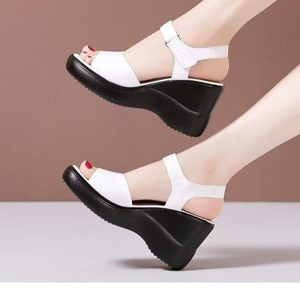 Sandales compensées tendance pour femmes en cuir souple, antidérapantes, à <span class=keywords><strong>plateforme</strong></span> épaisse, avec bride de cheville, rehaussantes, confortables pour le bureau - Product Image 3