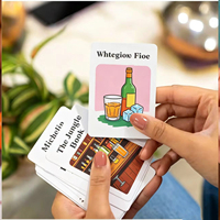 Jeu de cartes personnalisé pour couples avec verres à shot et balles de beer pong, cartes flash amusantes pour soirées adultes et rassemblements en bar