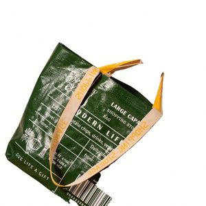 Bolsas de Compras de Tyvek Tejido Laminado Impermeable de Gran Capacidad con Diseño de Impresión Digital Personalizada de Alta Calidad - Product Image 1