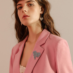 Broche de Aleación de Lujo con Forma de Lazo, Estilo Europeo Americano, Chic y Moderno, con Incrustaciones de Diamantes de Imitación Coloridos, Unisex, para Bodas - Product Image 4