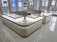 Meubles de présentation pour magasin, étagère murale LED pour lunettes, présentoirs optiques en bois, matériau MDF pour utilisation en centre commercial, vitrines optiques