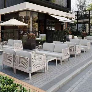 Novo Conjunto de Móveis de Jardim Moderno Verde em Ferro para Exterior, Cadeiras de Jardim à Prova de Intempéries, Mesa de Café para Pátio, Parque e Hotel - Product Image 5