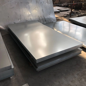 A36 Aisi/astm/din/gb fer plat de haute qualité de 10mm de large laminé à chaud 1084 tôles d'acier Galvalume ondulé en acier doux