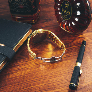 Reloj de Cuarzo Negro para Hombre FENSIR con Patrones Grabados, Correa de Acero, Elegante y Ejecutivo, Resistente al Agua - Product Image 3