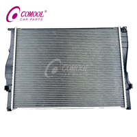 Radiateur de refroidissement du moteur COMOOL 17117562079 pour BMW Série 1 Série 3 X1 Z4 E81 E82 E84 E87 E88 E89 E90 E91 E92 E93 Radiateur en aluminium
