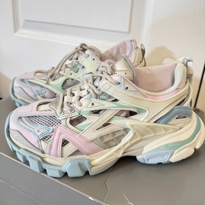 รองเท้าลำลองคุณภาพสูงสำหรับทุกเพศ ระบายอากาศได้ดี แบบผูกเชือก ดีไซน์หนา น้ำหนักเบา ป้องกันกลิ่นอับ ทันสมัย เหมาะกับการเดินทุกสไตล์ - Product Image 1