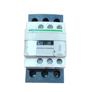 Relais de contrôle Schneid LC1D25M7C AC triphasé 25A à montage sur rail DIN avec 3 contacts normalement ouverts et 2 contacts normalement fermés - Vendeur Or - Product Image 1
