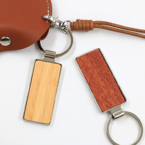 Basso moq di alta qualità in legno naturale acciaio inox <span class=keywords><strong>portachiavi</strong></span> custom auto logo nomi stampati - Product Image 3