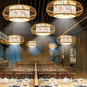 โคมไฟเพดานทรงกลมแบบสานจากไม้ไผ่ ขั้วหลอด E27 ใช้หลอดไฟ LED เหมาะสำหรับร้านอาหาร ตกแต่งแสงสว่าง - Product Image 1