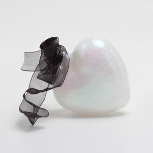 Esfera plana <span class=keywords><strong>de</strong></span> encaje <span class=keywords><strong>de</strong></span> corazón <span class=keywords><strong>de</strong></span> cristal colgante <span class=keywords><strong>de</strong></span> Navidad <span class=keywords><strong>de</strong></span> <span class=keywords><strong>vidrio</strong></span> <span class=keywords><strong>soplado</strong></span> a mano personalizado con polvo brillante decoración <span class=keywords><strong>de</strong></span> boda ecológica - Product Image 4