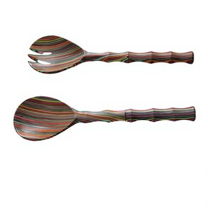 Ensemble de service à salade en bois multicolore créatif ustensiles de cuisine utilisés décor de table de qualité supérieure fournitures et articles en bois de meilleure qualité - Product Image 1