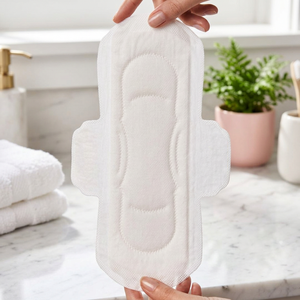 Happy Moonday - Toallas Sanitarias Medias de Algodón Orgánico con Núcleo Absorbente Ultrafino y Forma Alada Cómoda para Uso Femenino - Product Image 1