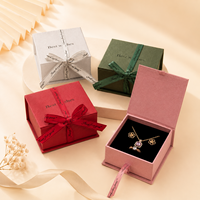 Boîte à bijoux carrée classique Hongfa, personnalisable avec logo, emballage cadeau avec insert en velours pour bague, collier, boucles d'oreilles