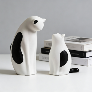 تمثال قطط من الراتنج مصنوع يدويًا بأسلوب فني بسيط على الطراز الاسكندنافي، زخرفة قطط الوالدين والطفل، ديكور منزلي للطاولة، منحوتة - Product Image 1