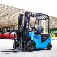 Montacargas Eléctrico KOTAI KF20EV de 2 Toneladas con Batería de Iones de Litio y Neumáticos Sólidos