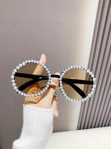 Las más nuevas sombras de moda Rhinestone de gran tamaño Diamante de lujo Mujeres Fabricante Logotipo personalizado Gafas de Sol de moda - Product Image 6