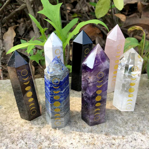 Vente en gros de tours de cristaux naturels en matériaux variés, sculptées avec motifs de phases lunaires, pour la guérison et la décoration - Product Image 2
