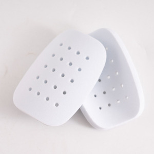 Espinilleras pequeñas transpirables de EVA suave con logotipo personalizado para atletas de fútbol - Product Image 4