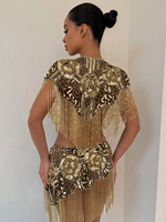 Ensemble 2 pièces short et haut LM D269 pour femme, en dentelle et maille, avec boutons, col en V profond, orné de strass de luxe et de franges lourdes perlées, idéal pour les soirées formelles.