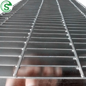 Fournisseur de grilles en <span class=keywords><strong>acier</strong></span> galvanisé, grilles en <span class=keywords><strong>acier</strong></span> soudées sous pression, passerelles en <span class=keywords><strong>acier</strong></span> en forme de I, grilles en <span class=keywords><strong>acier</strong></span> pour le pétrole et le gaz - Product Image 1