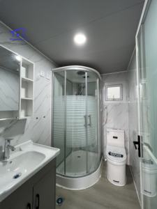 De 10 à 40 pieds de maisons en conteneur, la conception modulaire et la structure en acier offrent des solutions de logement robustes et rapides. - Product Image 3