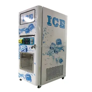 160-带自动供水的450千克立方体制冰机将冰袋装在袋子里并密封袋子