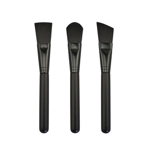 Pinceau Fond de Teint 3D Noir à Pointe Angulaire Plate en Poils Synthétiques pour Correcteur et Crème BB - Product Image 1
