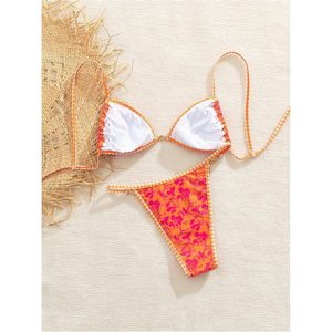 Bikini Floral Personalizado para Mujer, 2 Piezas, Top con Tirantes Finos, Tanga, Traje de Baño con Ribete en Contraste, Tela Elástica - Product Image 3