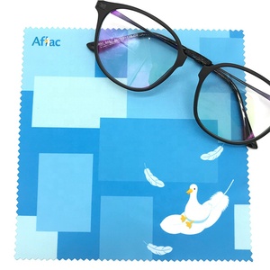 Logo <span class=keywords><strong>personnalisé</strong></span> microfibre <span class=keywords><strong>lunettes</strong></span> de soleil <span class=keywords><strong>chiffon</strong></span> de nettoyage sérigraphié <span class=keywords><strong>chiffon</strong></span> en microfibre pour les soins optiques - Product Image 4