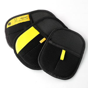 Gants électrostatiques Orica pour l'élimination des poils d'animaux, pour chat et chien, gants en maille noirs et jaunes - Product Image 1