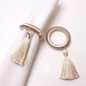 Elegante Home Wood Textile Macramé Guardanapo Anel Com Tassel para Casamento Natal Holiday Party Dinning Table Decoration