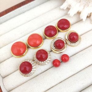 Lunette ronde en pierre au design étonnant Boucle d'oreille en pierre précieuse de corail orange naturel plaqué or 18 carats Fabricant de bijoux fins pour femmes - Product Image 3