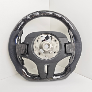 Volante de Lujo de 3 Radios de Fibra de Carbono con Empuñadura de 35 mm y Levas de Cambio Huecas para G20/G30/G80/M3/G82/M4 (Serie F) - Product Image 6