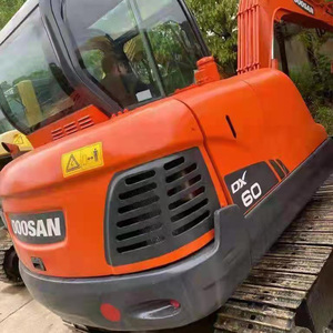 Mini-excavatrice sur chenilles Doosan DX60 6T d'occasion en bon état, d'origine coréenne, avec moteur et pompe hydrauliques 2023 – Offre spéciale - Product Image 3