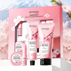 Ventes chaudes, marque privée BIOAOUA, ensemble nourrissant d'hiver à la fleur de cerisier, ensemble luxueux hydratant pour tous types de peaux - Product Image 1