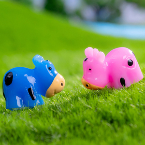Figurines miniatures de vaches laitières en résine colorée pour décorations paysagères, mini-ornements de bœufs, accessoires de bricolage - Product Image 6